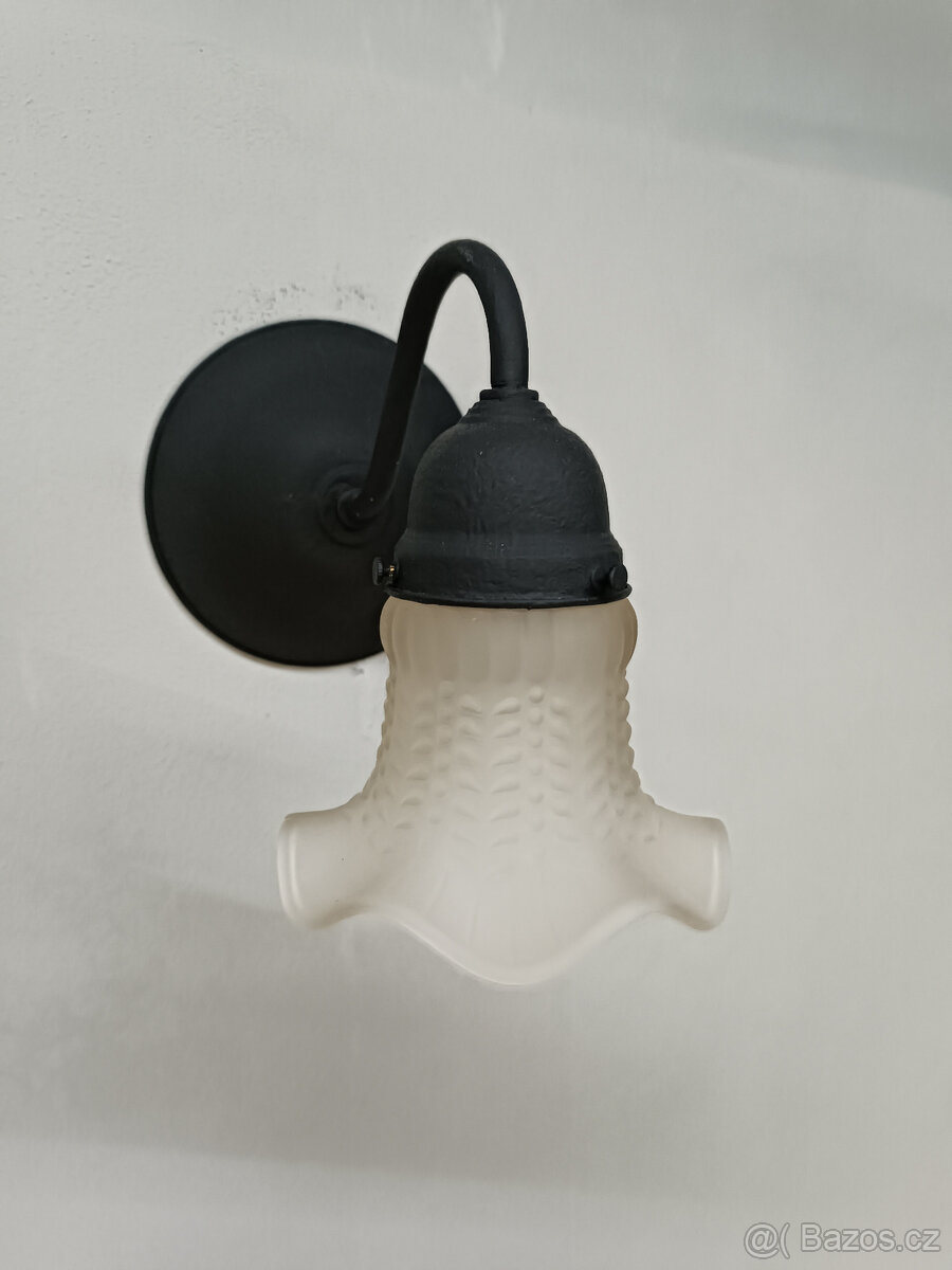 NÁSTĚNNÉ SVÍTIDLO MOSAZNÉ KOVÁŘSKÁ ČERŇ STÍNIDLO MATNÝ ZVONE - 2