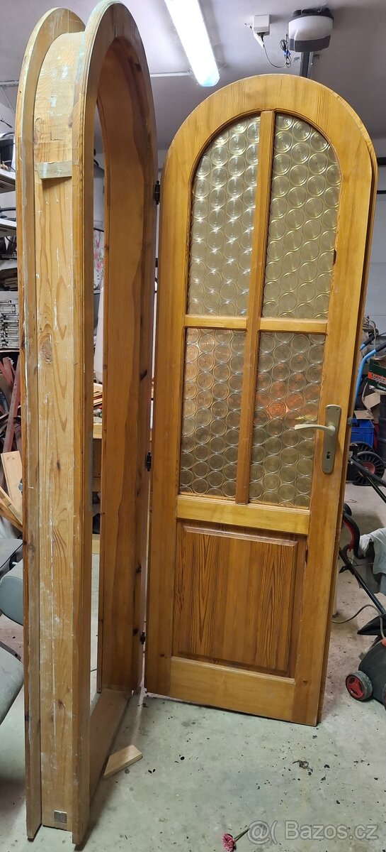 Dveře dřevěné včetně futer - 2