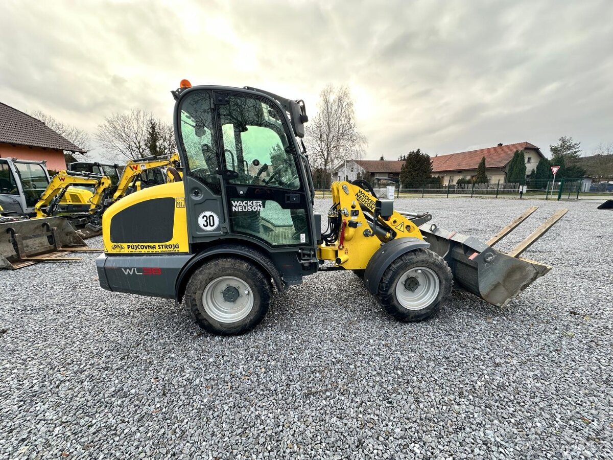 nakladač WACKER NEUSON WL38 - 2
