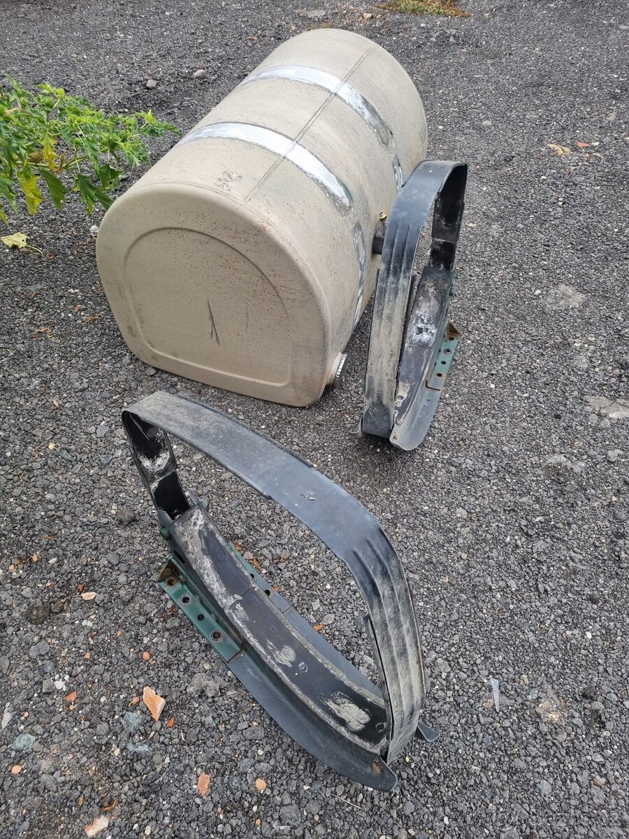 Nádrž Volvo Renault 500L na prodej - 2