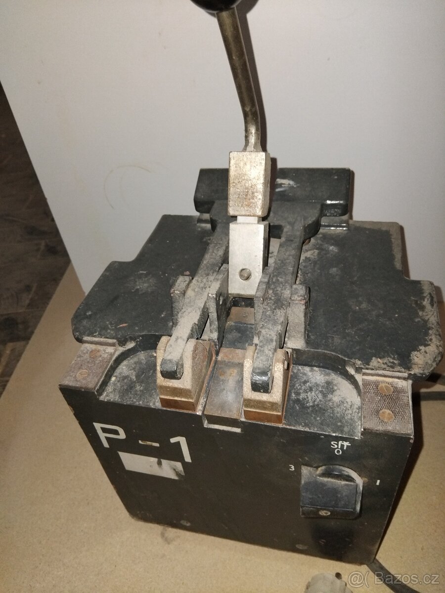 Elektrická svářečka pilových listů - 2