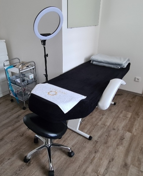 Kosmetická židle - sedlo - taburet - 2