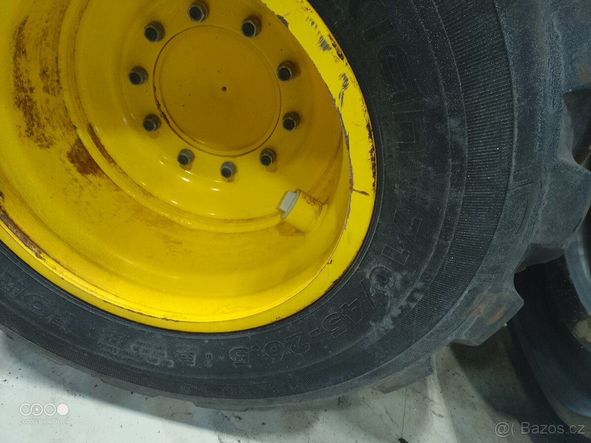 Prodám pneu 710/45/26,5 nokian - 2