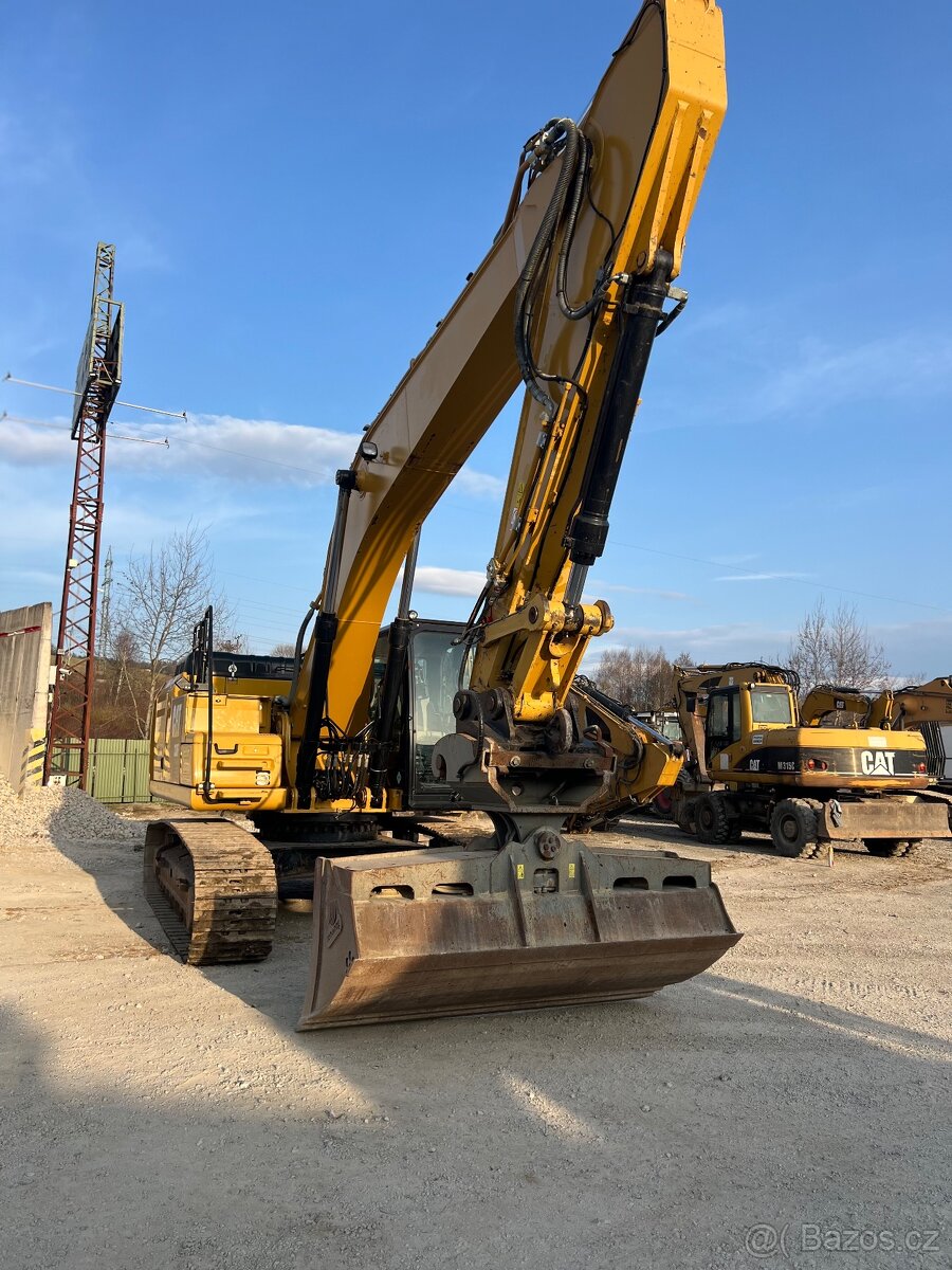 Bager CAT 330 FLN/2018/30t. - 2