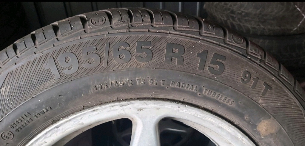 195/65 R15 81T - 2