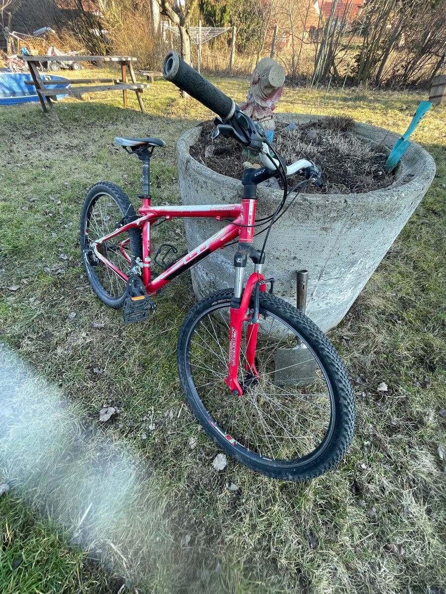 Jízdní kolo gt - 2