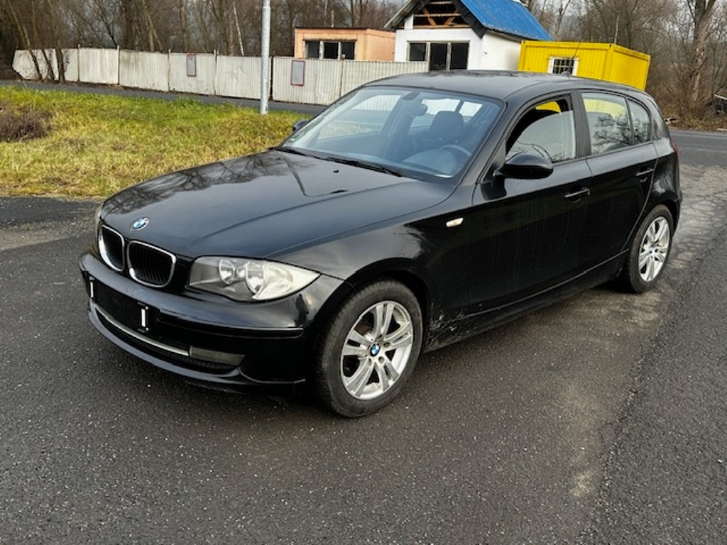 BMW e81 118i 2.0i, r.2007, serviska, STK, klima - 2