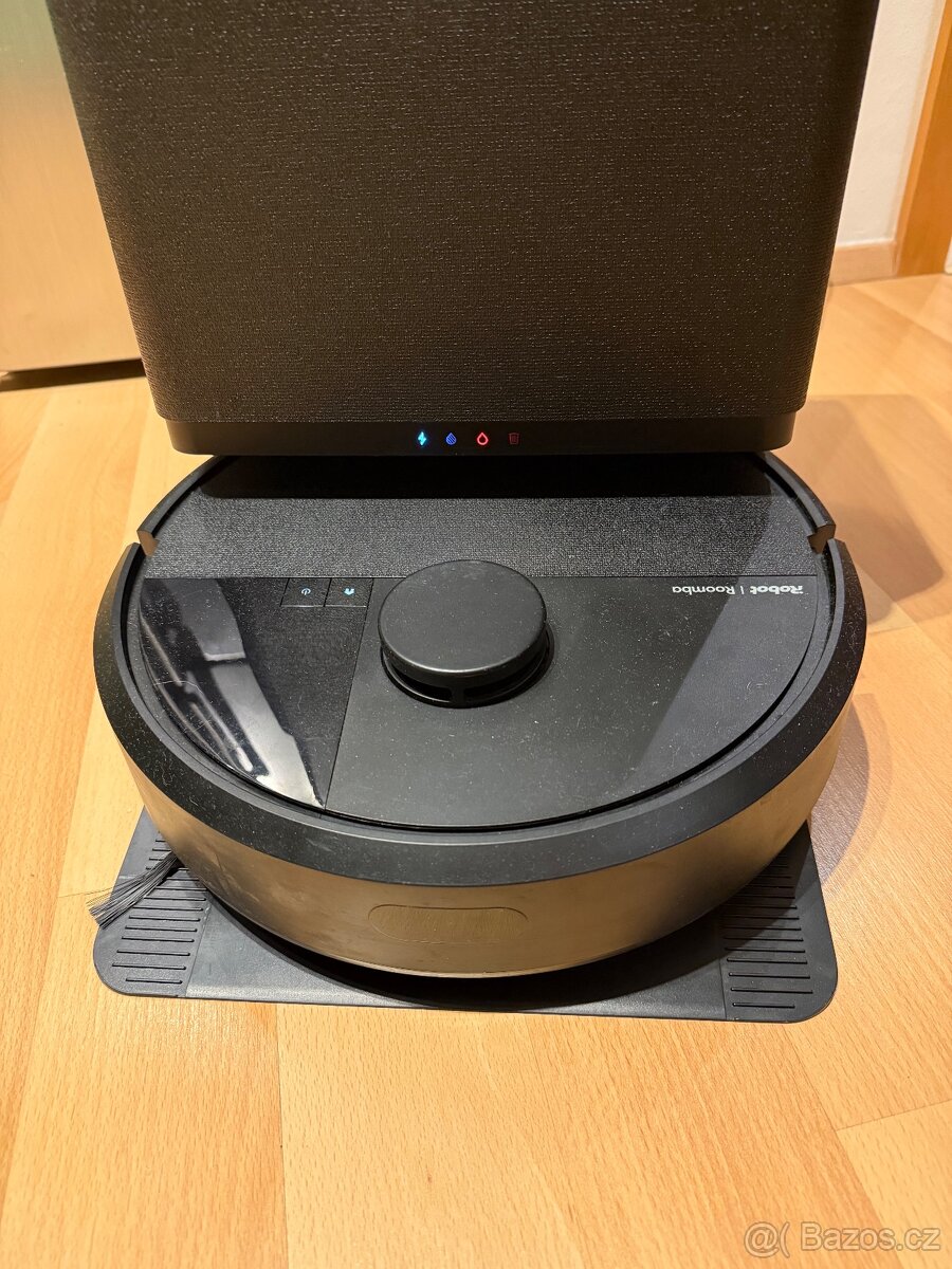 iRobot Roomba Plus 405 Combo + AutoWash dock Black - 2