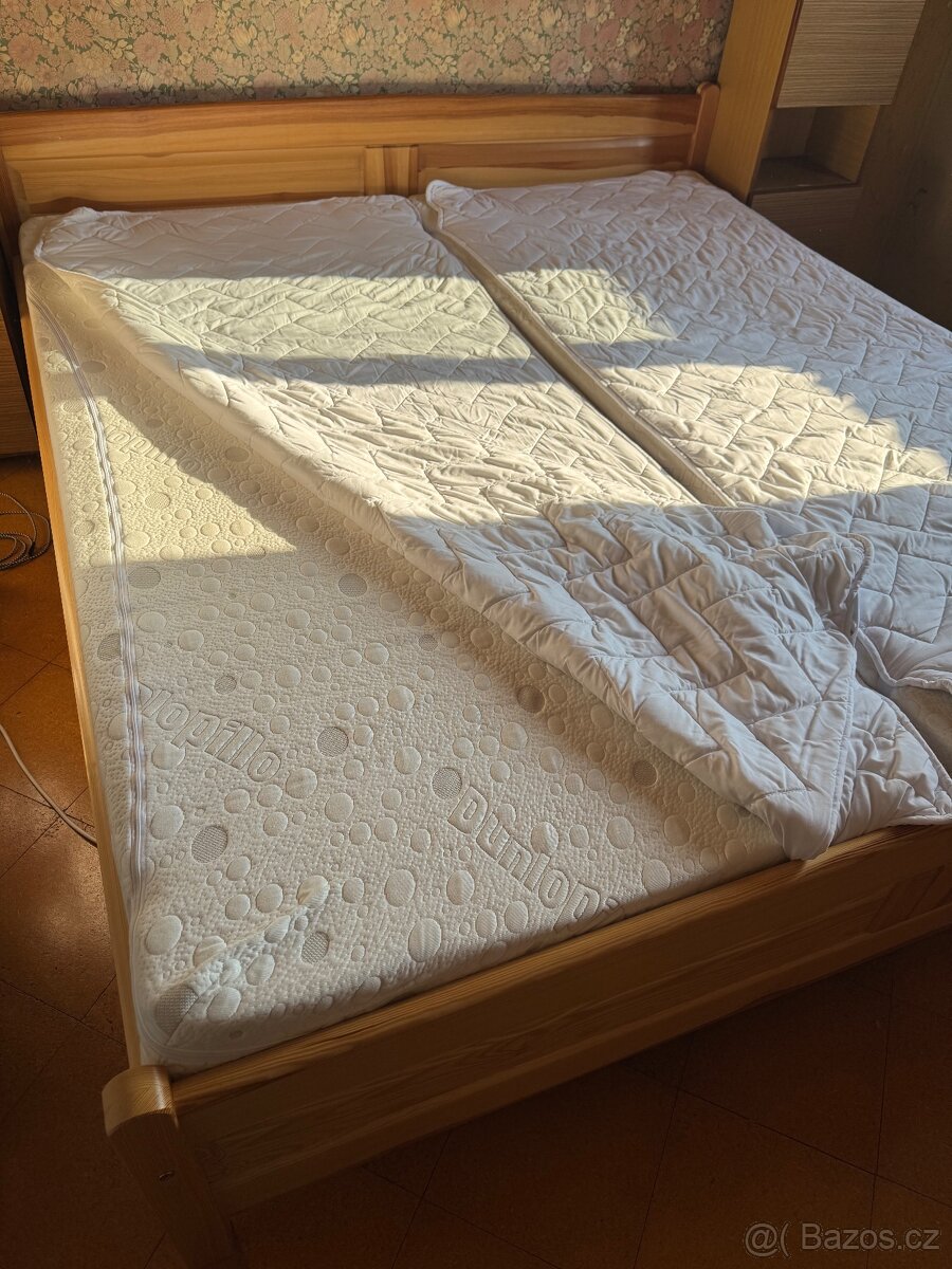 Manželská postel z masivu - 2