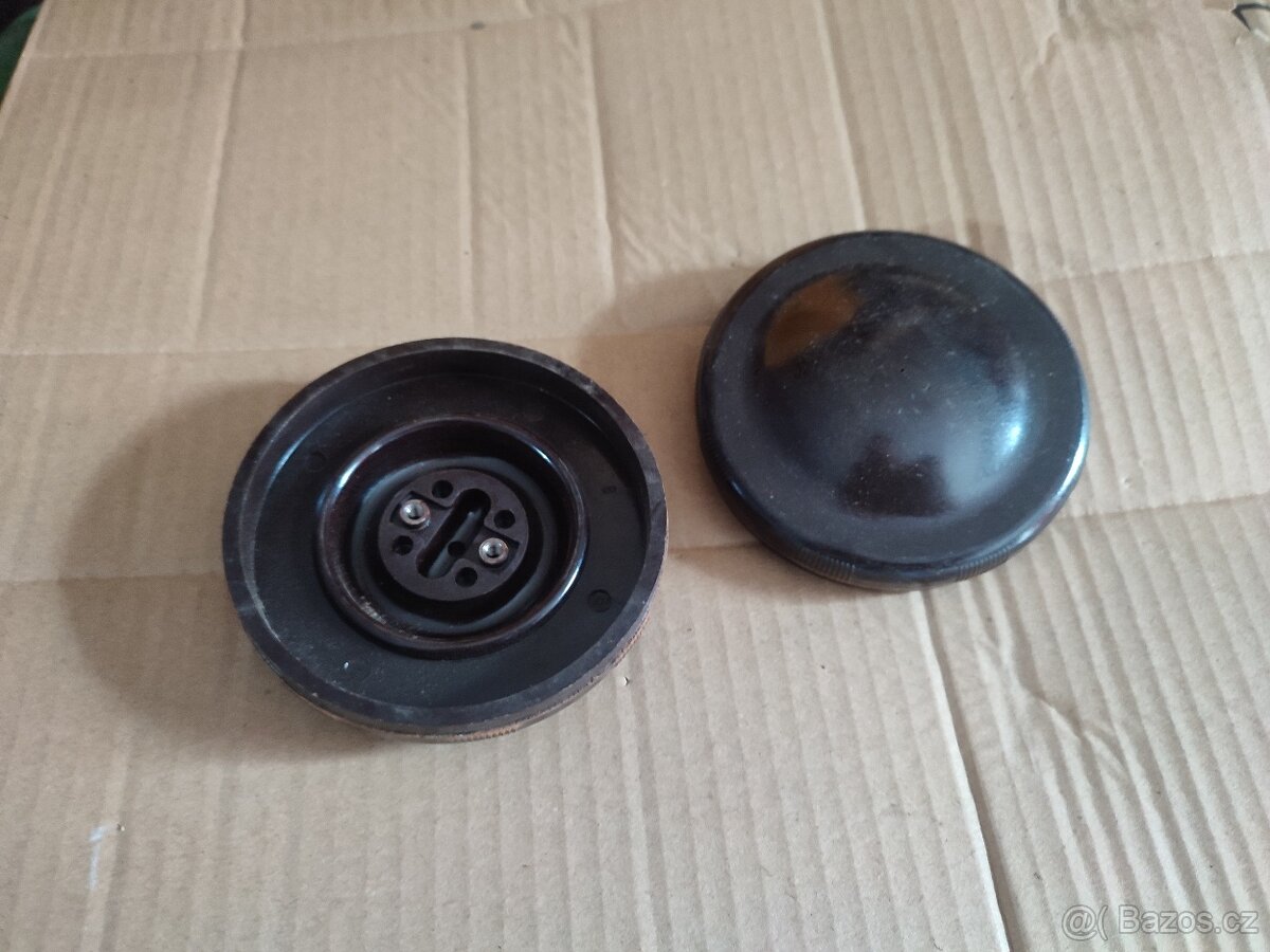 Bakelitové víčka nádrže - 2