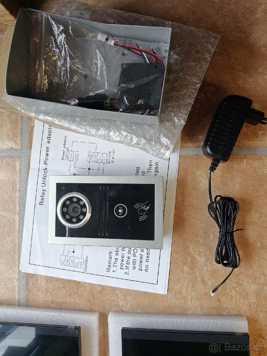 Videozvonek 2 monitory NOVÝ - 2