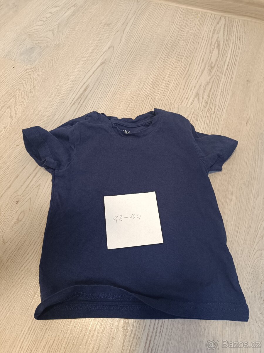 Oblečení a hračky - 2