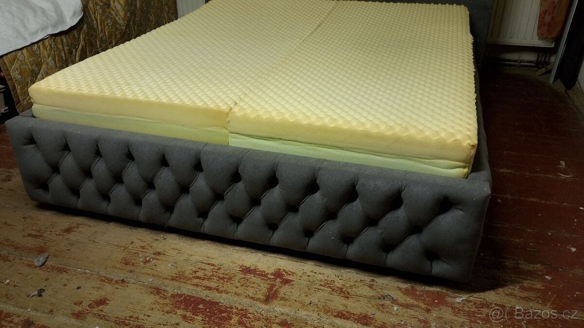 Moderní postel chestrfield - 2