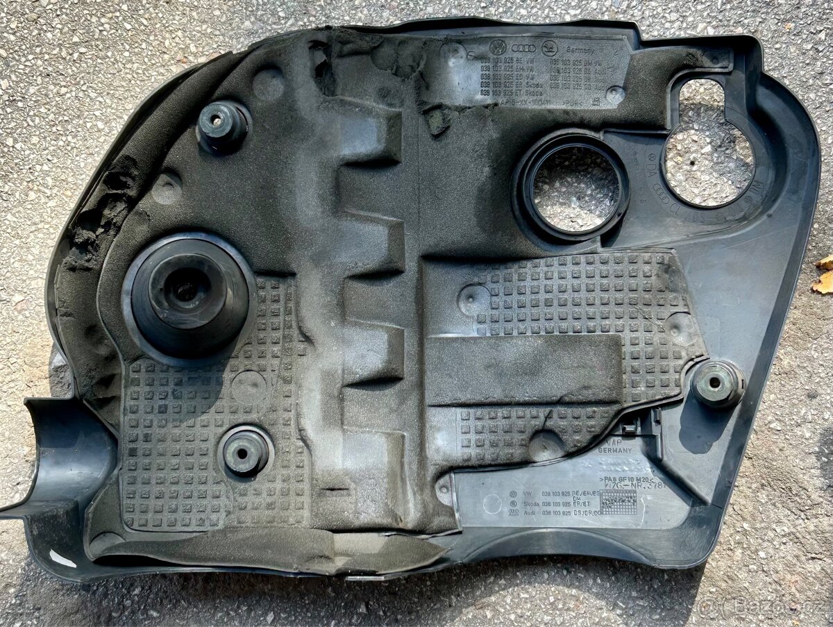 Kryt motoru Škoda - 2