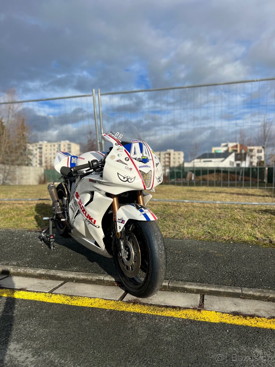 Suzuki sv 650 okruhový speciál - 2