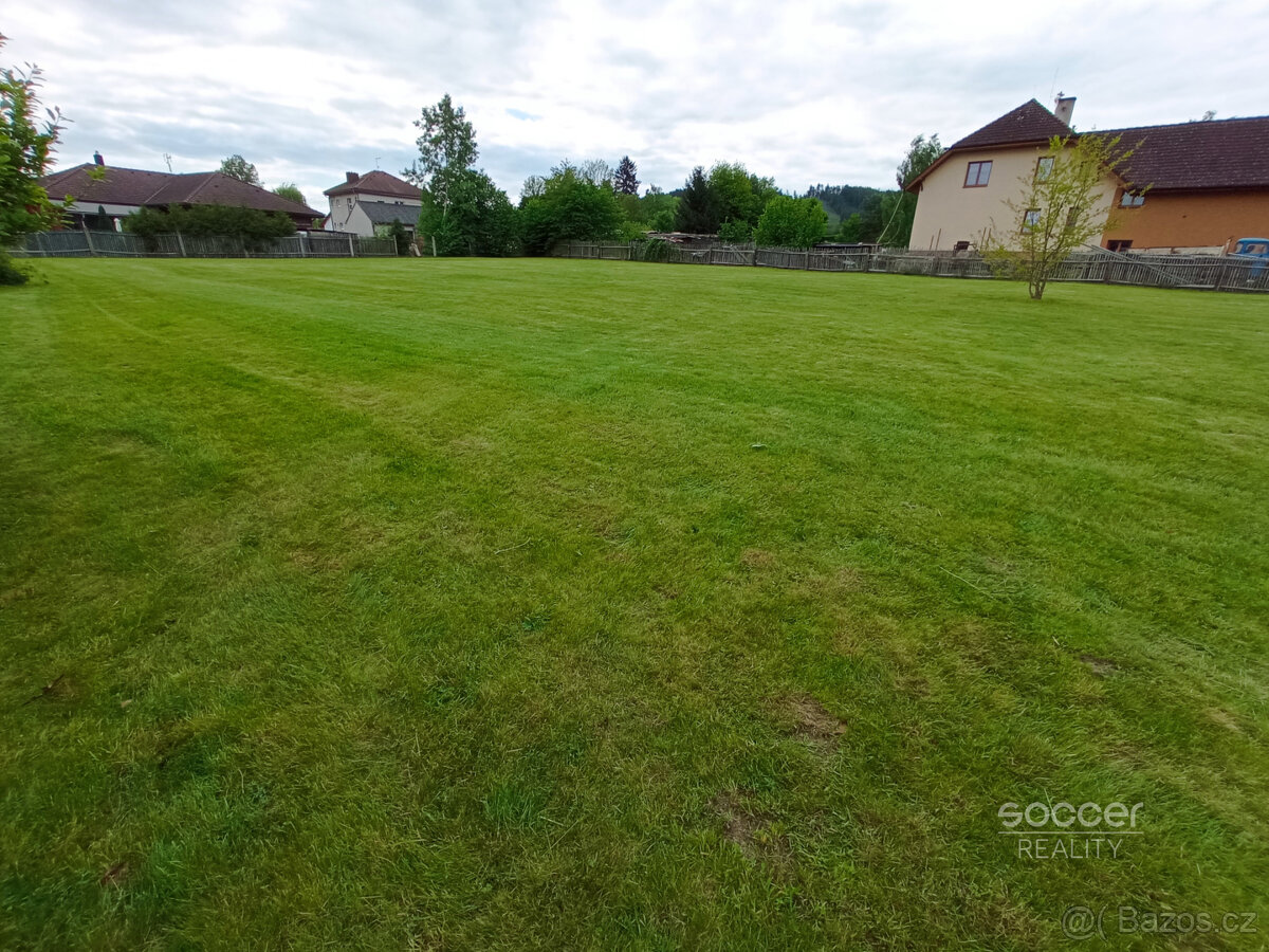 Prodej stavebního pozemku 3109 m2, obec Kamenný Újezd u Roky - 2