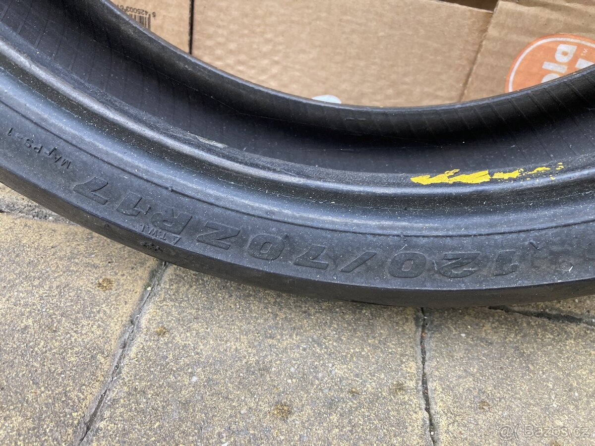 Moto pneu 120/70 R17 - 2