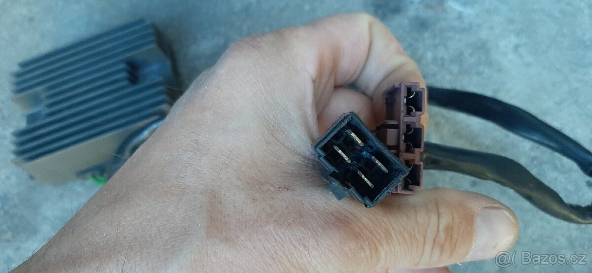 Regulace napětí peugeot satelis 125ccm - 2