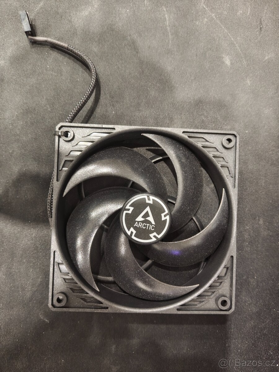 Arctic Freezer 36 + Arctic ventilátor - 2