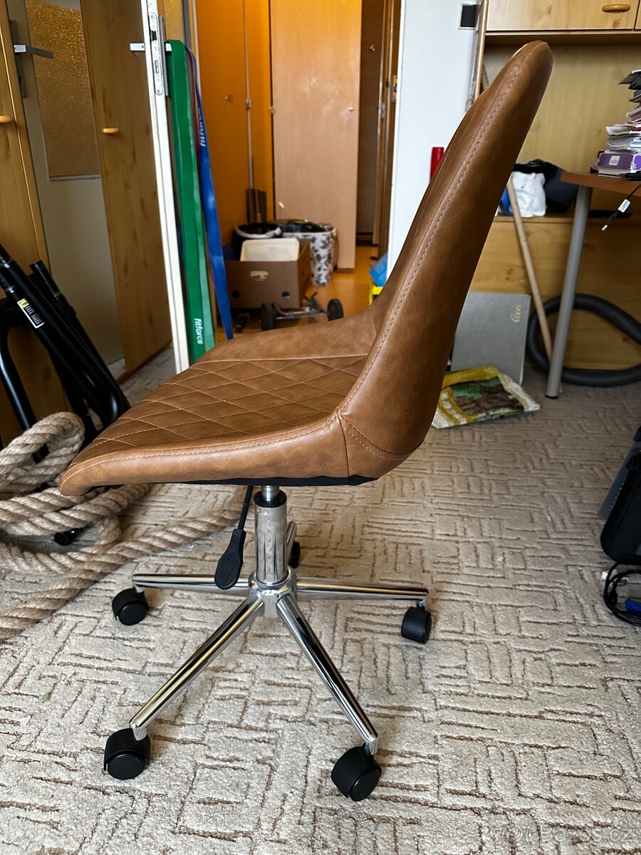 Kancelářská židle otočná - 2