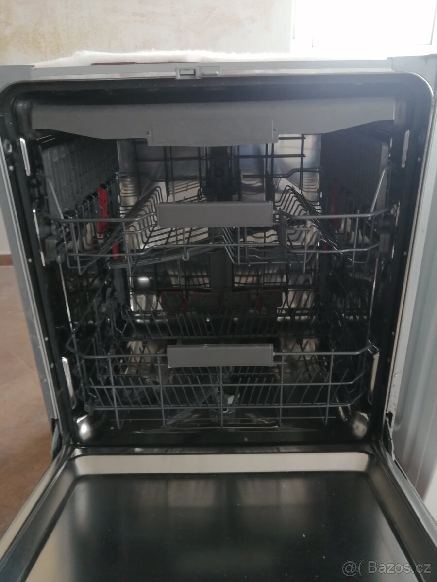 Myčka whirlpool 6 smysl rok 2023 - 2