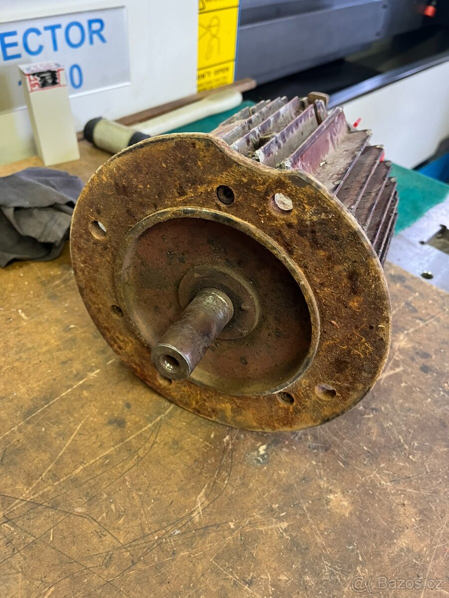 Elektromotor MEZ 4AP90s-4 - 2