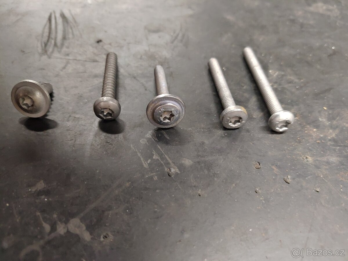 Šroub vrut šroub s límcovou hlavou torx - 2