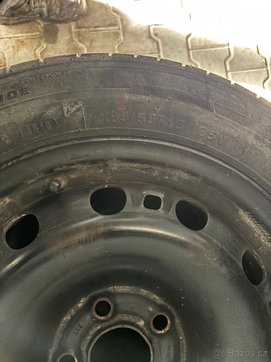 Ocelové disky s pneu 195/55/15 - 2