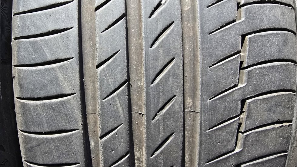 Letní pneu 245/45/19 Continental - 2