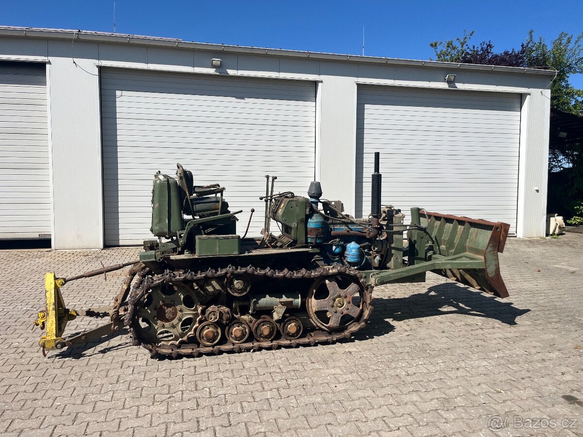 Prodám pásák Bolgar T54 s radlicí - 2