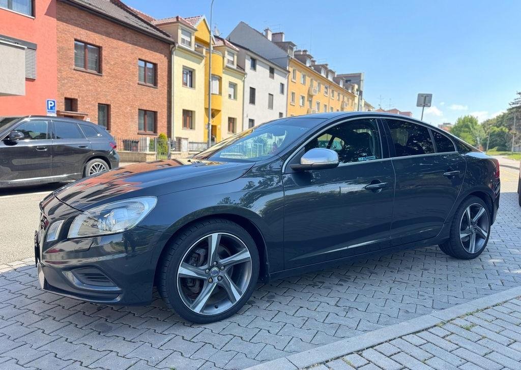 Volvo S60, 2.4D5 R-Design servis.historie - 2
