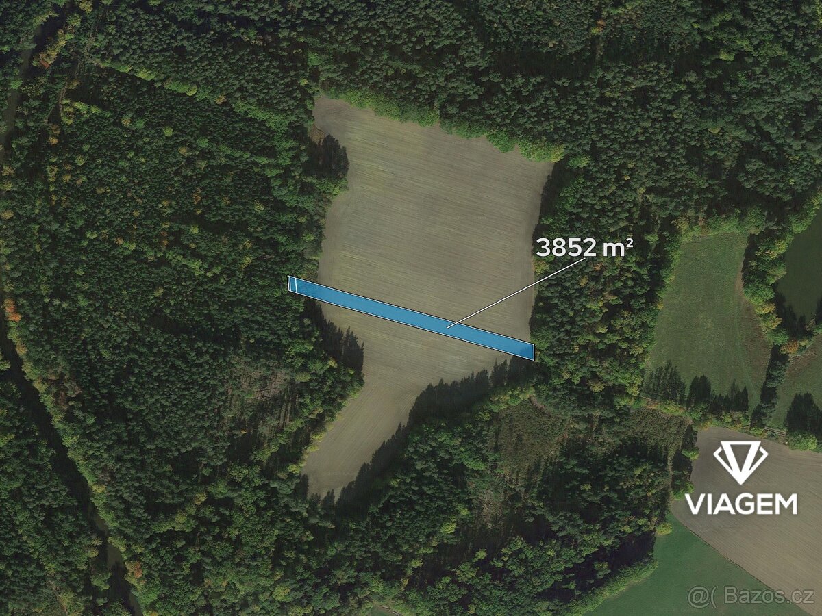 Pole 3 852 m² - 2