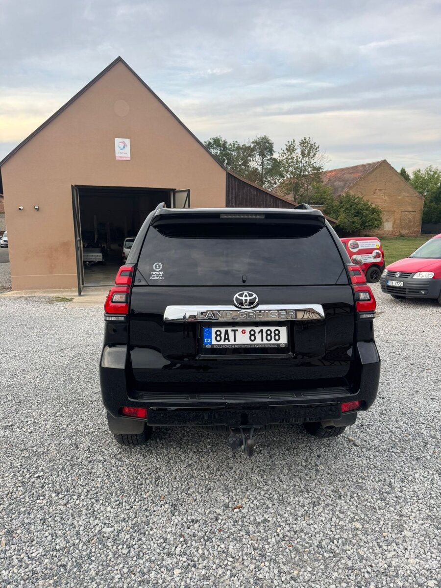 Prodám ..Toyotu land cruiser 150