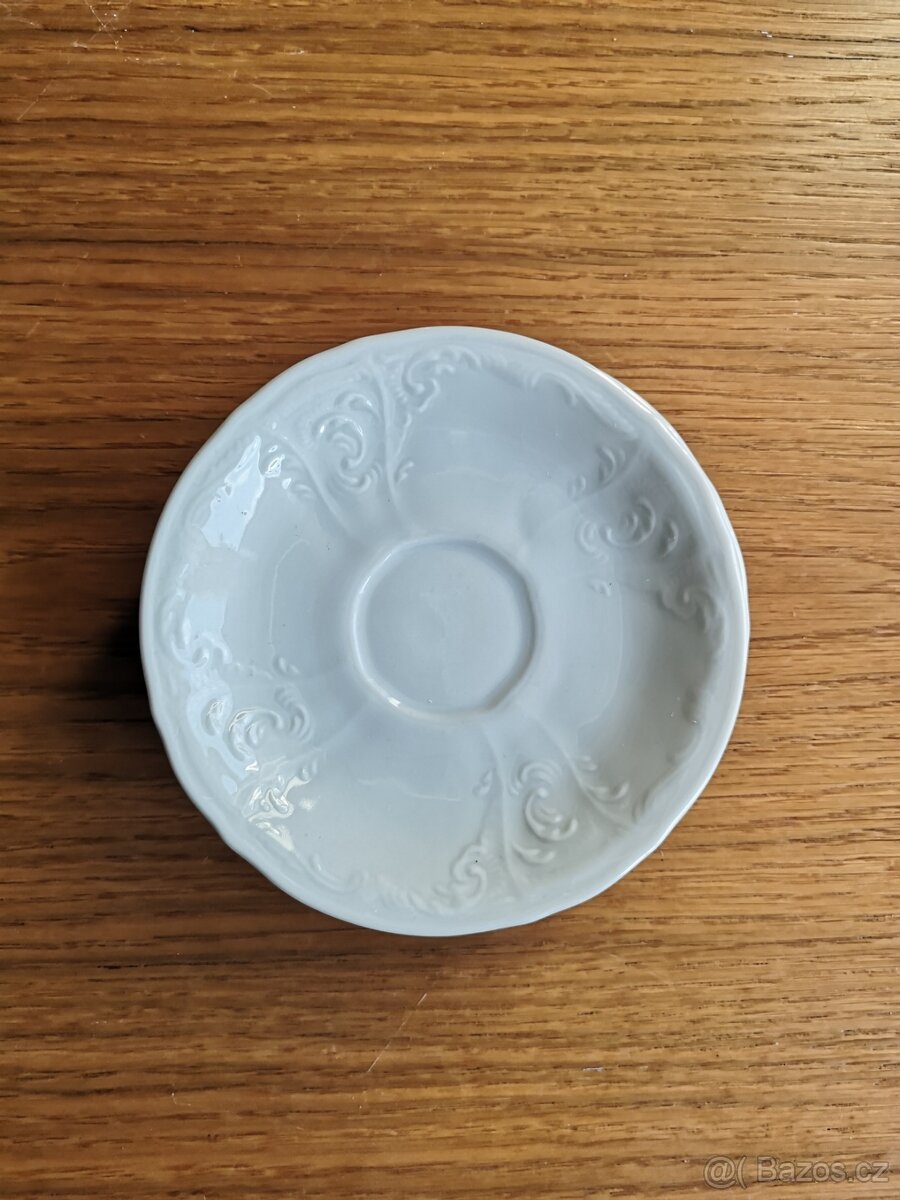 Porcelánové podšálky, talířky - 2