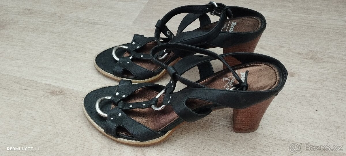 Sandály Baťa na podpatku vel.40 - 2