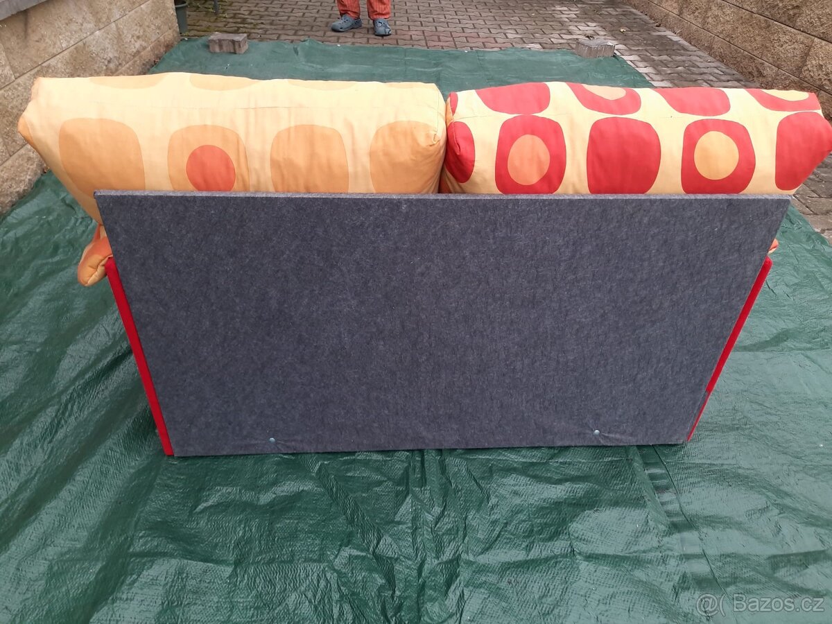 Rozkládací malý gauč - 2