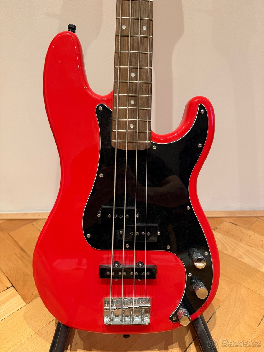 Baskytara Fender Squier - 2