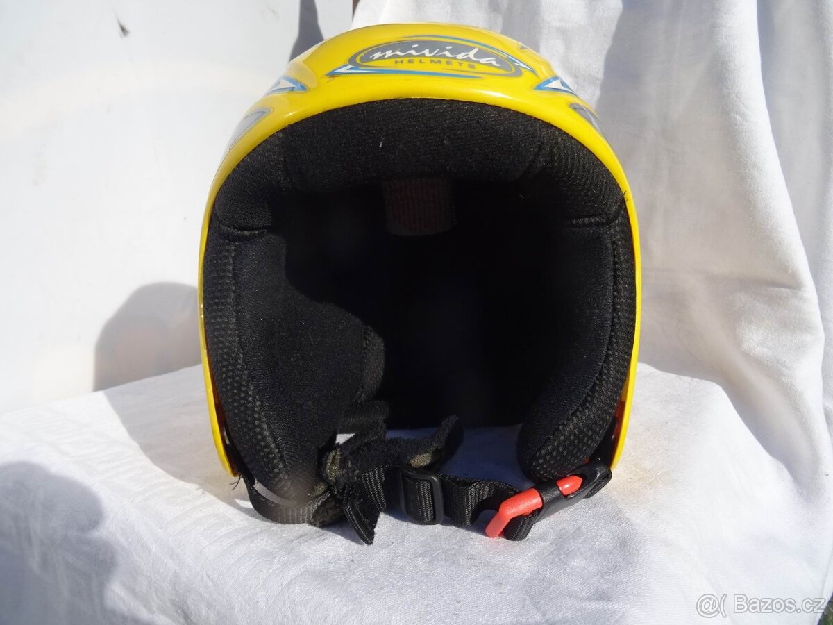 Dětská lyžařská přilba , velikost 48. - 2