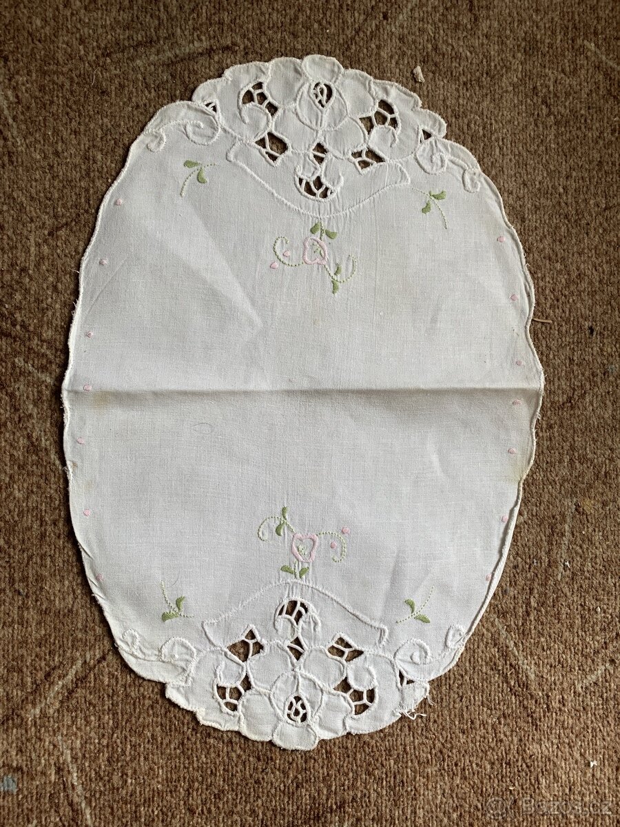 Sada starých vyšívaných deček na chalupu 3 ks - 2