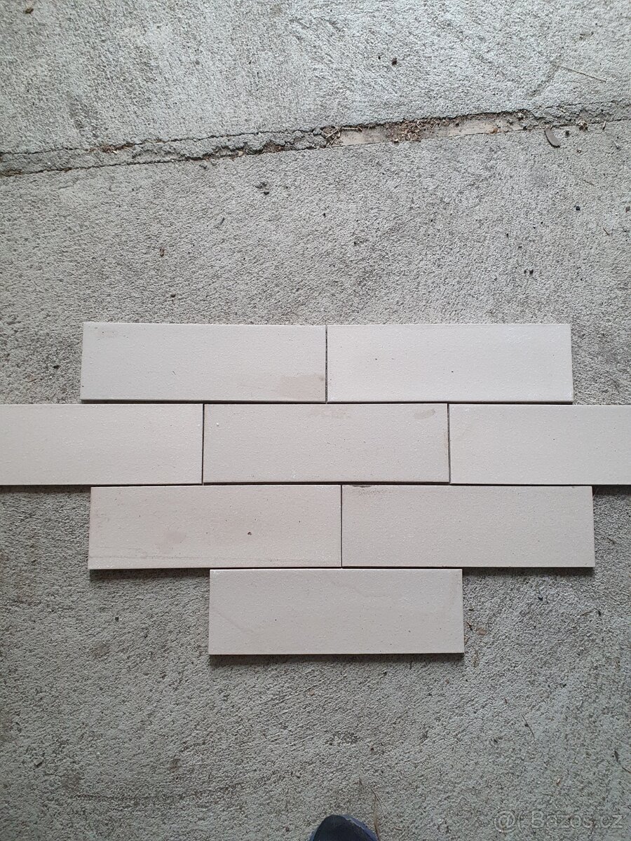 Retro obklad 9.5 x 29.5 bezovy - 2