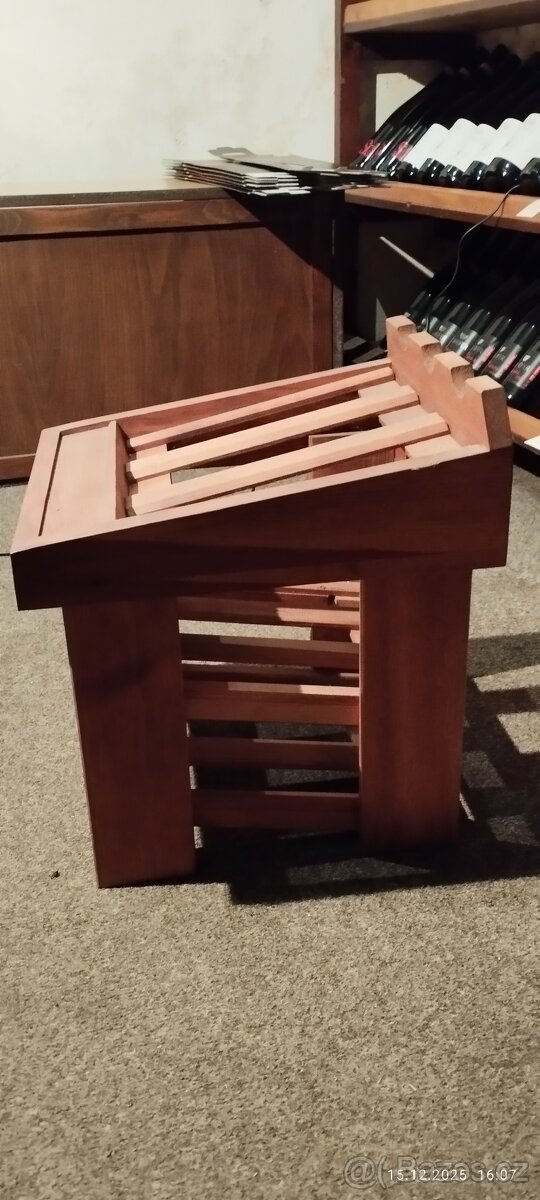 Stojánek na lahvová vína - 2