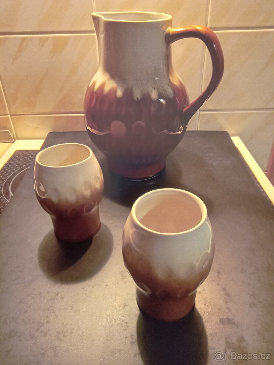 Retro džbán Ditmar-Urbach, šest pivních pohárků. - 2