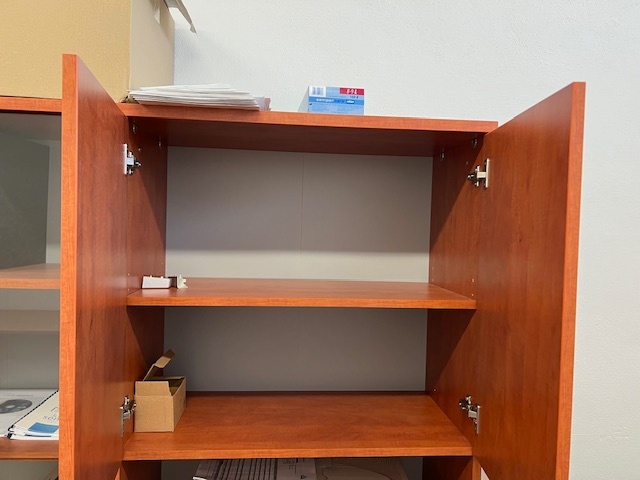 Prosklená skříň - 2