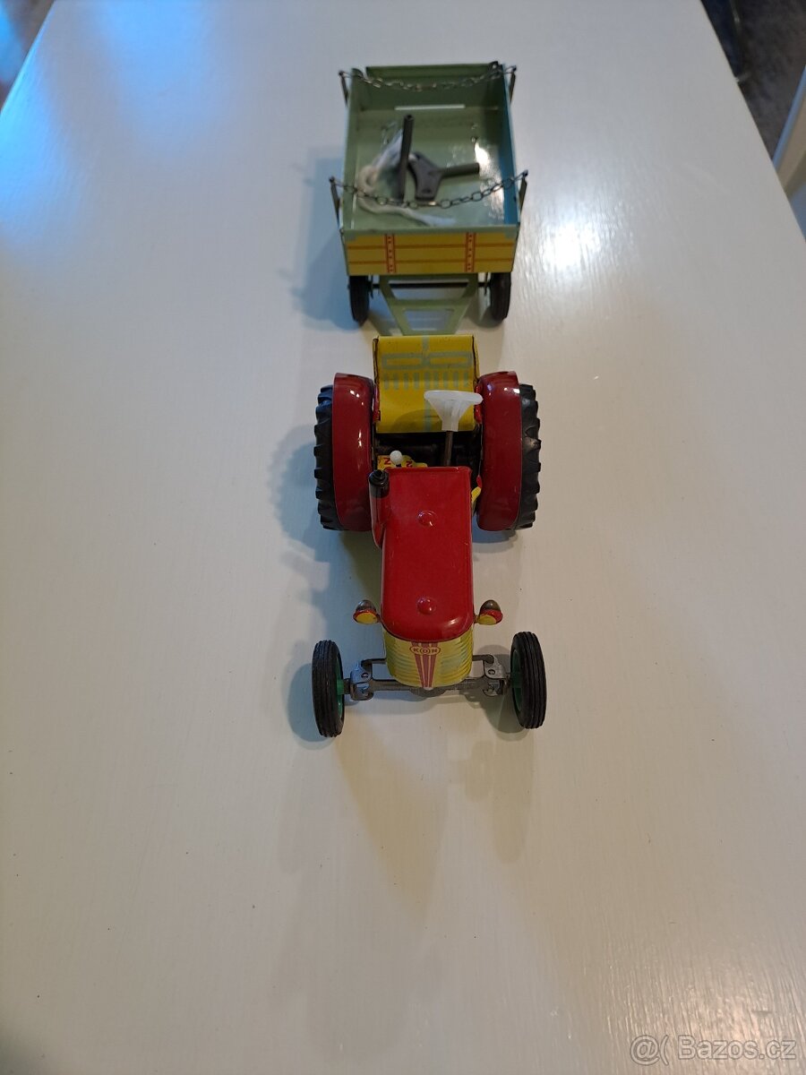Kovový traktor KND s vlečkou - 2