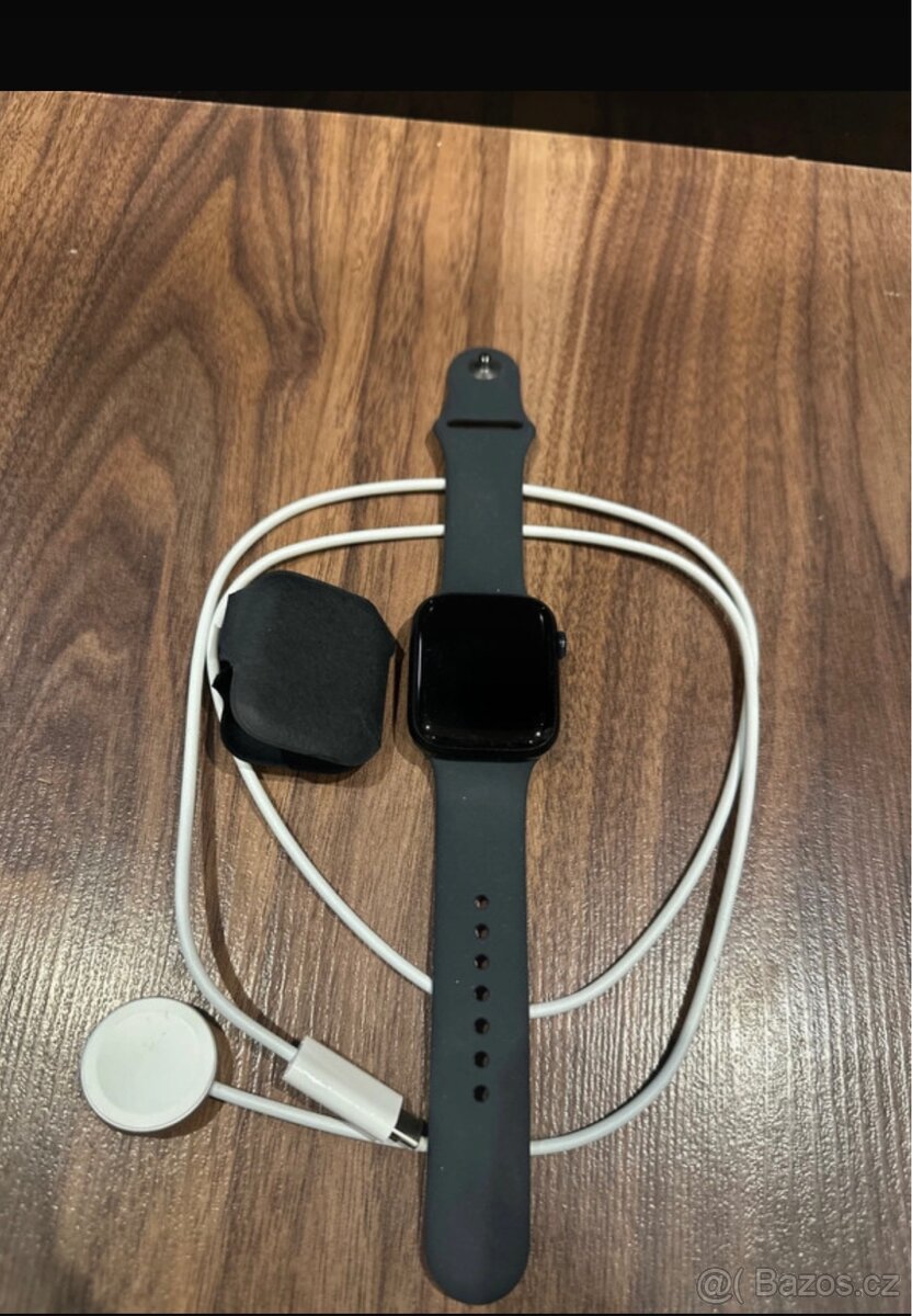 Nové Apple watch 8 45mm - 2