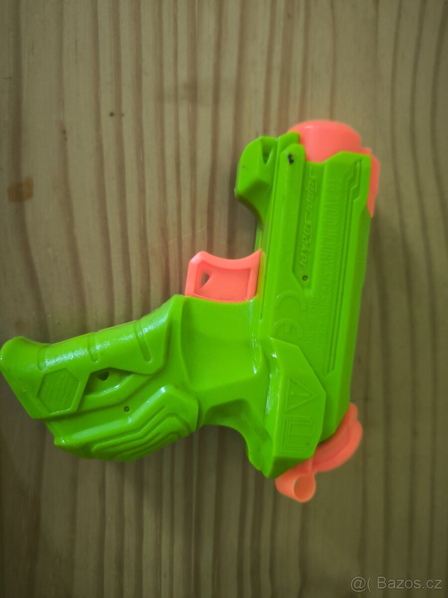 Malá vodní pistole Zn. NERF - 2
