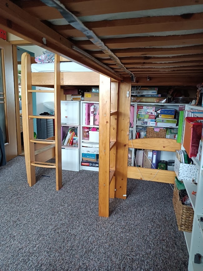 Prodám dětskou vyvýšenou postel - 2