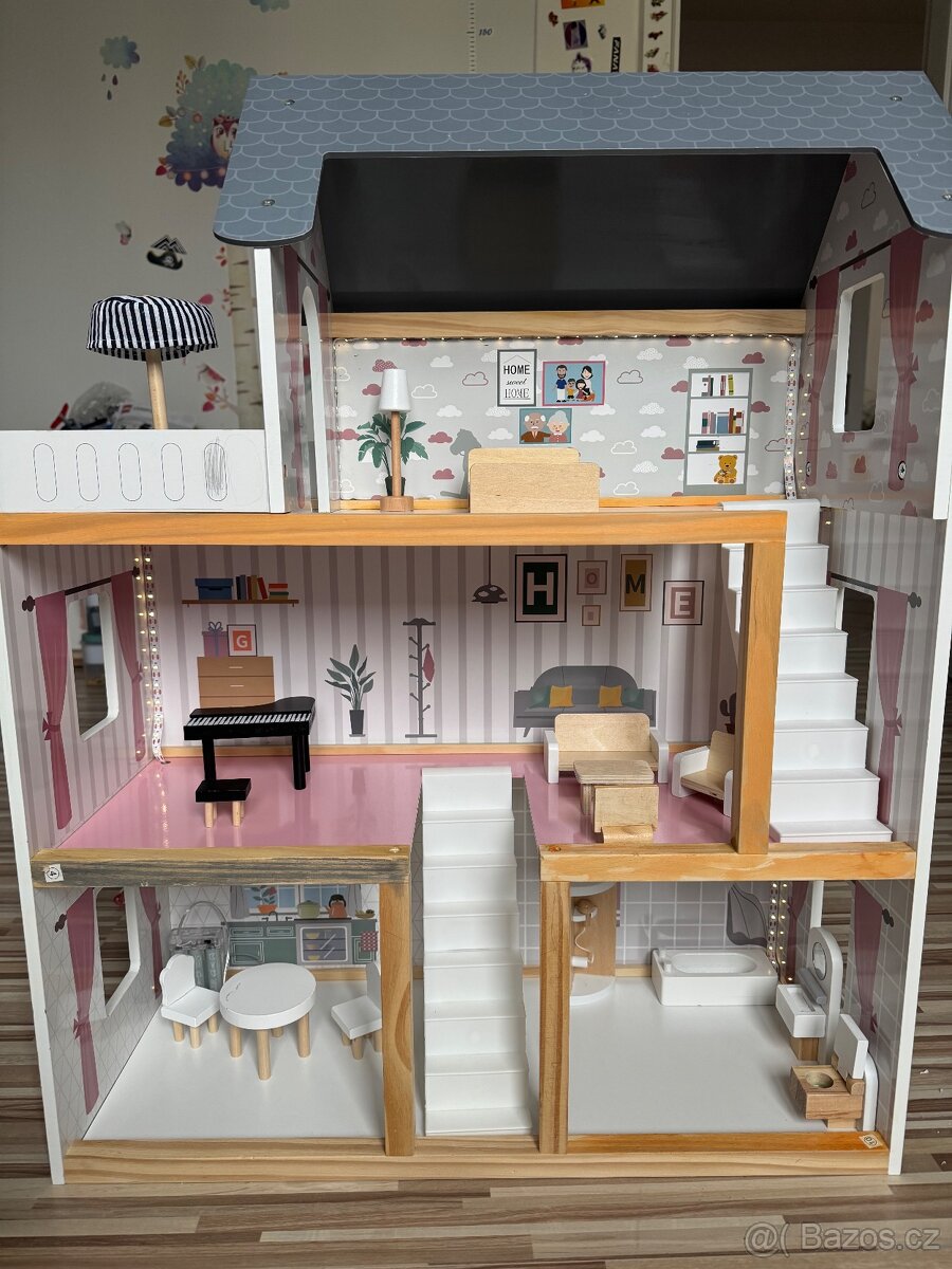 Dětský dřevěný domeček pro panenky - 2
