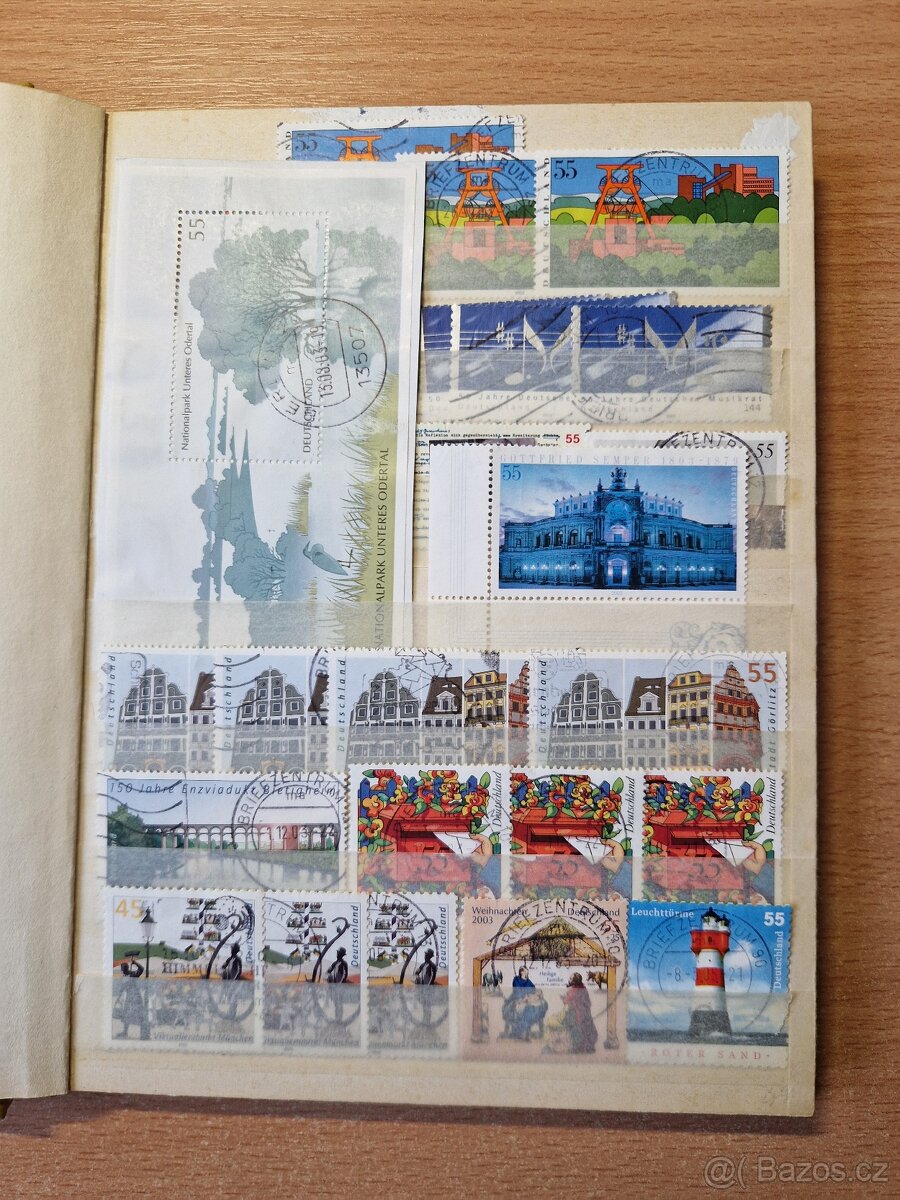 Album se známkami. - 2