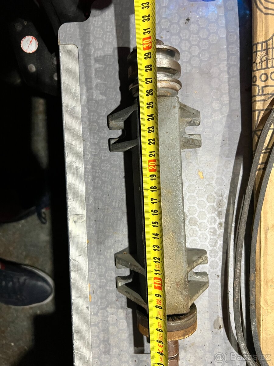 Hřídel s řemenicí - 2